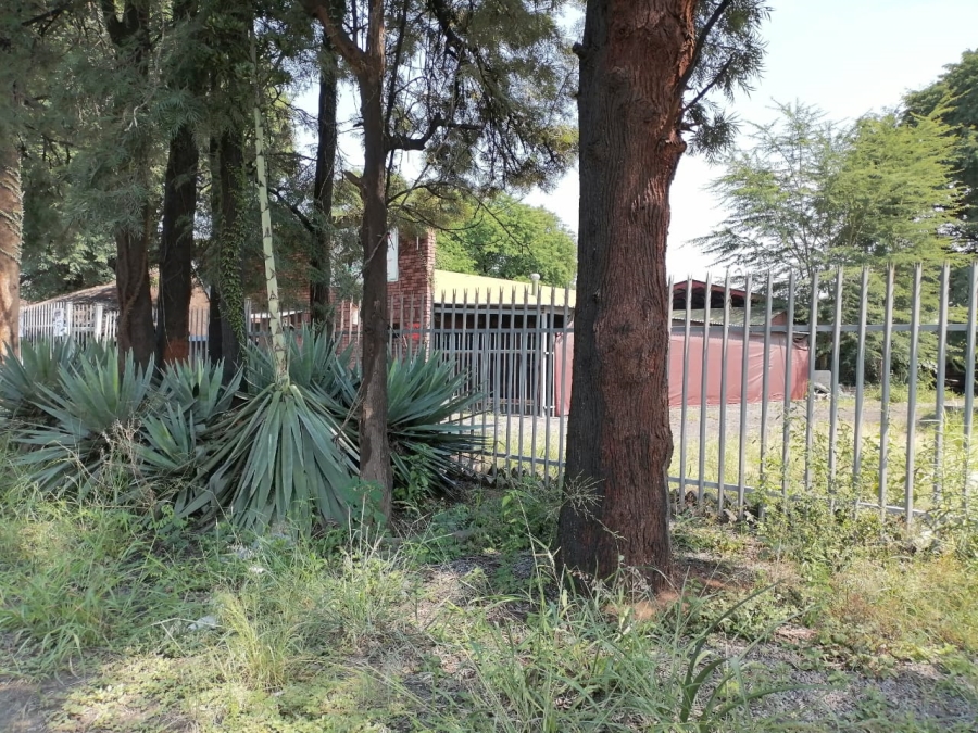 Commercial Property for Sale in Waterval East North West